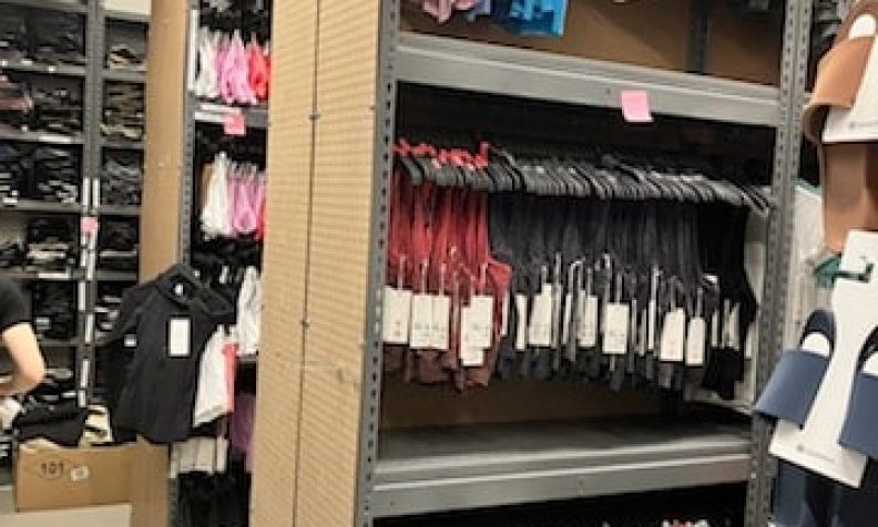 Retail mobile storage racks