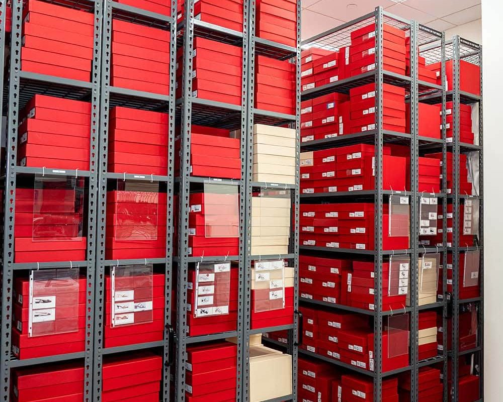 Mobile retail shelving racks